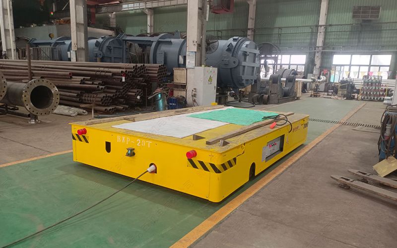 電動(dòng)無(wú)軌平板車(chē)液壓轉(zhuǎn)向方式的特點(diǎn)，與常規(guī)差速轉(zhuǎn)向的區(qū)別是什么？