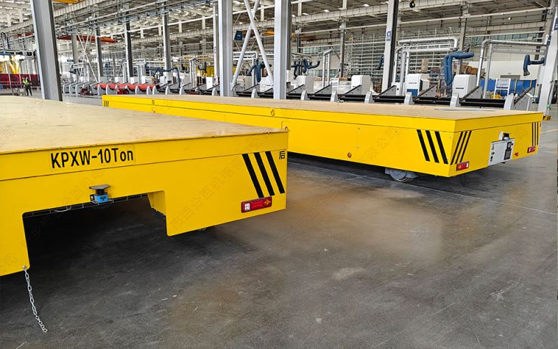 軌道平車動力方案對決：低壓軌道供電 vs. 蓄電池供電，誰是您生產(chǎn)線的“動力火車”？